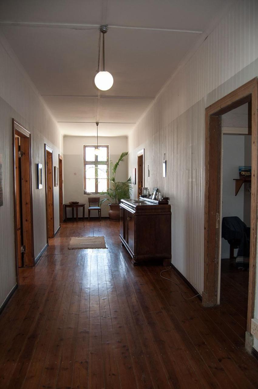 Historical Guesthouse - Self Catering Apartments Lüderitz Exterior foto